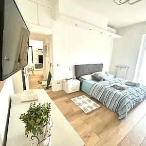  Apartament Leopardi Humanitas,forum,ieo Intero